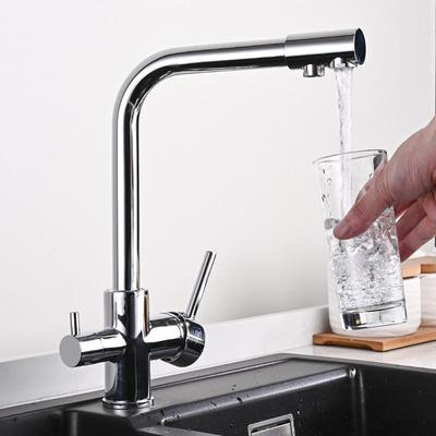 Drehbarer Messing-Küchenhahn: 3-in-1 Heiß- & Kaltwasserreinigung mit spritzwassergeschütztem Design