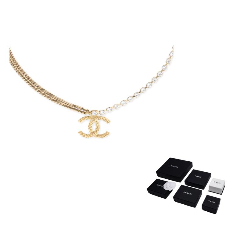 

CHANEL 24p full diamond and double chain rhombus double C necklace women s gold золотий