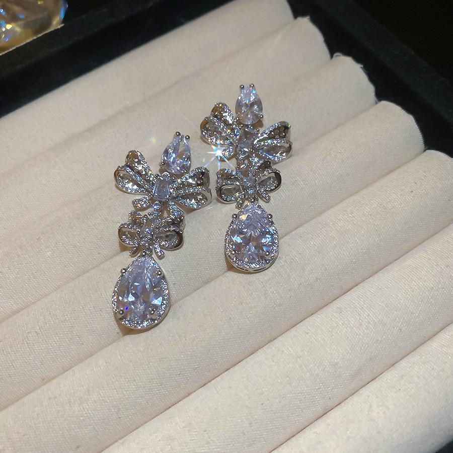 Minimalistische Schmetterlingsknoten Zirkon Wassertropfen Ohrringe für Damen Modeschmuck