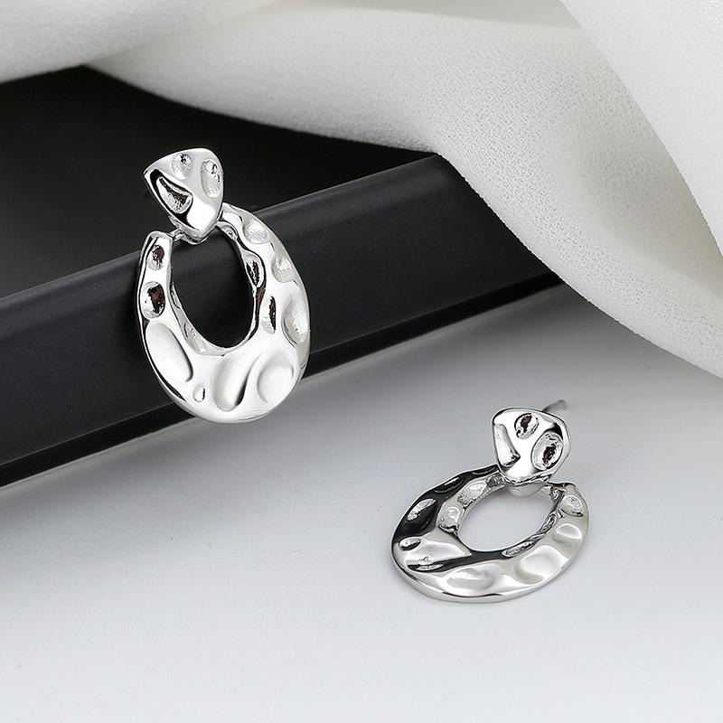 Ins Cold Style High-end Earrings Lesbian Niche Design Heavy Industry Metal Earrings