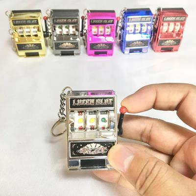 Jednoduchý Módní Trend Klíčenka Hračka Ovocný Automat Hrací Automat Klíčenka Personalizovaný Kreativní Auto Přívěsek Kroužek na Klíče Dárek Příslušenství