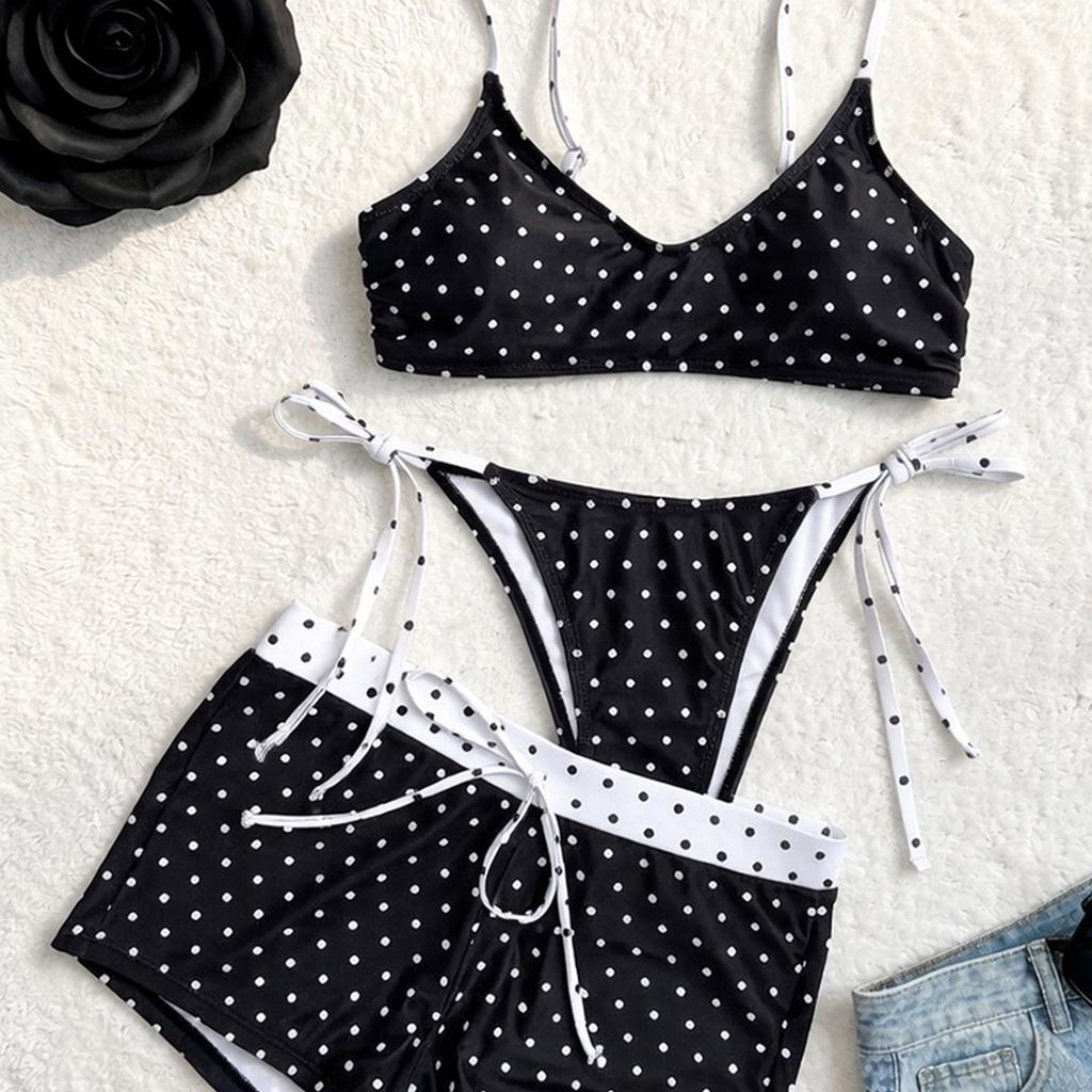 Set Bikini Două Piese cu Imprimeu Buline și Pantaloncini Set Trei Piese Elegant Modest