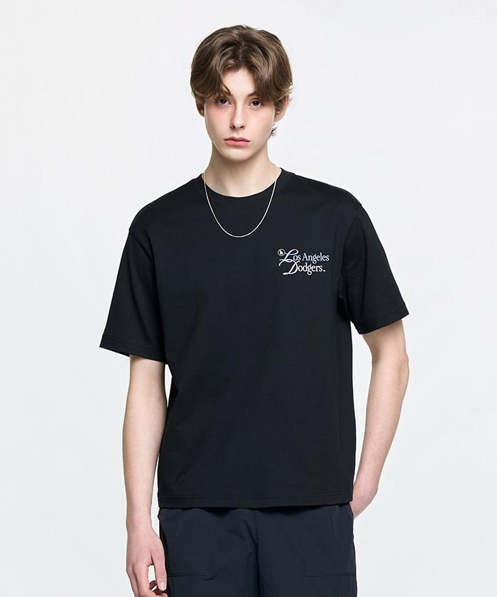 Emelbi Serif Lettering Semi-Oversized Short Sleeve T-Shirt La (Black)