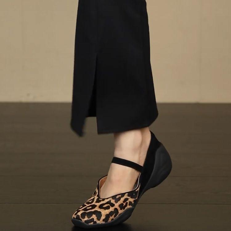 Fashion 2025 Soft Sole Flat Shoes Women Fashion Round Head Shallow Mouth Leopard Print Cow Suede Set Foot Non-slip Single Shoes