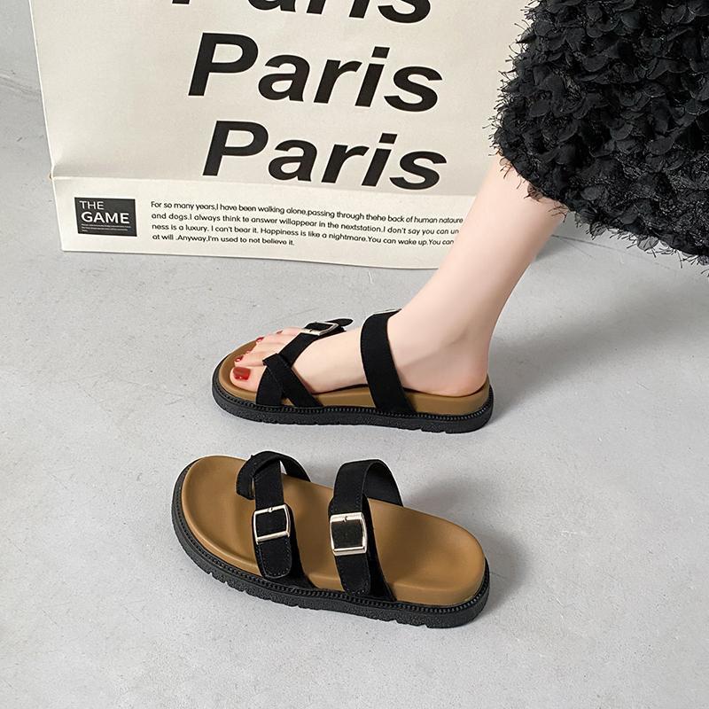 

2025 summer new one-word buckle flat bottom non-slip versatile Roman sandals women wide fat feet beach cool slippers women 40 чёрный