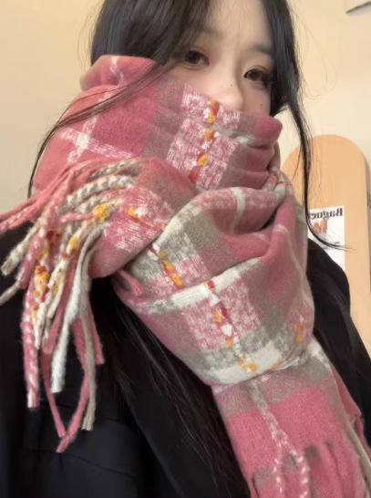 Plaid scarf female Korean atmosphere warm new dry powder autumn and winter Korean version soft fringed shawl