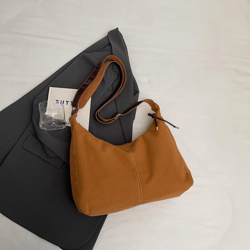 Soft Surface Matte Large Capacity Bag Women's New Shoulder Bag Autumn and Winter Retro Splicing Commuter Messenger Tote Bag