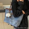 Retro Large-capacity Tote Bag Women's 2025 New Fashionable Textured Shoulder Bag Simple and Popular Work Commuter Bag
