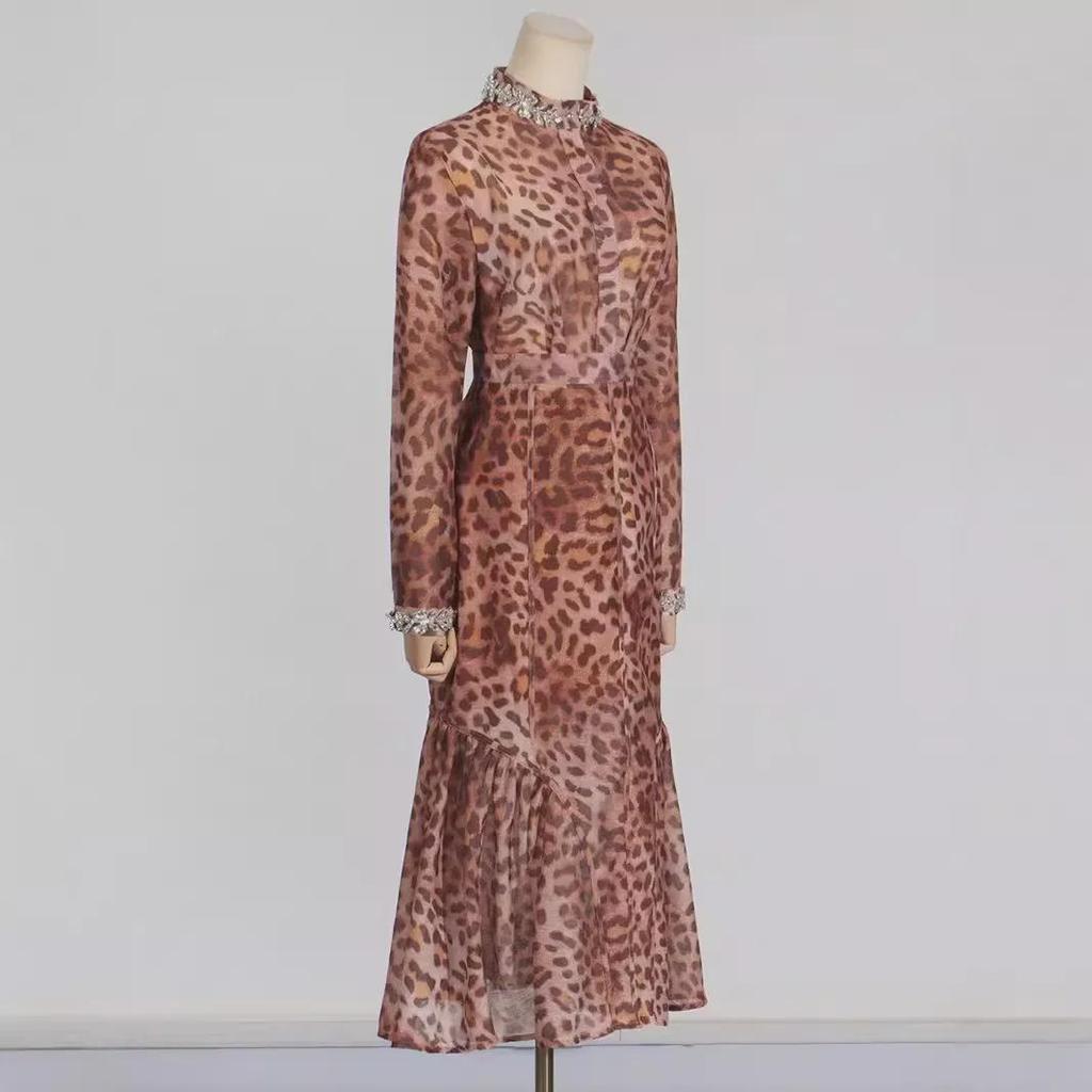 "2024 Europäisch-Amerikanisches Herbst-Leopardenmuster-Diamant-Revers-Hemd mit High-Waist-Fischschwanz-Rock-Anzug"