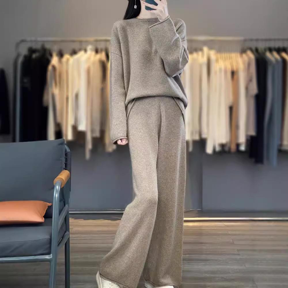 Dámský 100% vlněný pletený dvoudílný komplet: Kardigan s kulatým výstřihem a kalhoty se širokými nohavicemi