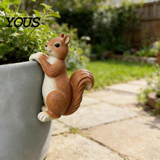 Weatherproof Yard Figurines Planter Climber Squirrel Statue, Cute Lifelike Sculpture, Resin Garden Ornaments Small Animal Figurine for Plant Pot Edge