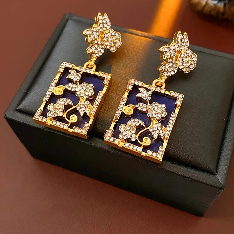 

Винтажные квадратные серьги со стразами для женщин 2025 Мода Цветочные серьги-подвески Высококлассные Ретро Роскошные Дизайнерские Циркон