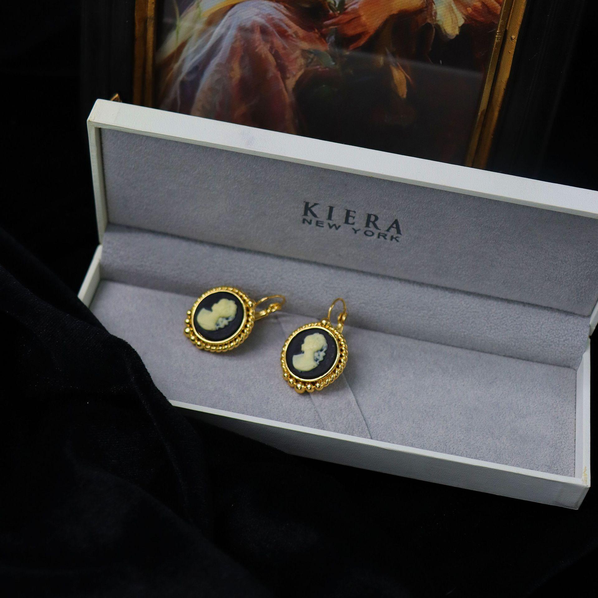 

Vintage relief portrait round earrings real gold electroplated earrings gold-plated French