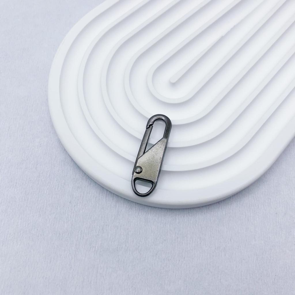 Tool-Free Zipper Pull Tab Replacement for Bags, Backpacks, Coats, and Clothes – Removable Alloy Spring Zipper.