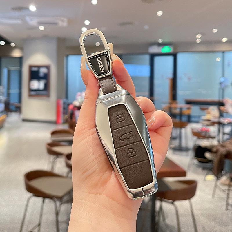 2024 Chery EQ7 Key Cover: Premium Metal & Leather Case for Comfort EQ7