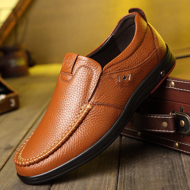 2025 Spring and Autumn New Men's Casual Leather Shoes Men's Soft Leather Soft Sole Leather Foot Cover Middle-aged Dad Shoes Sandals 8826