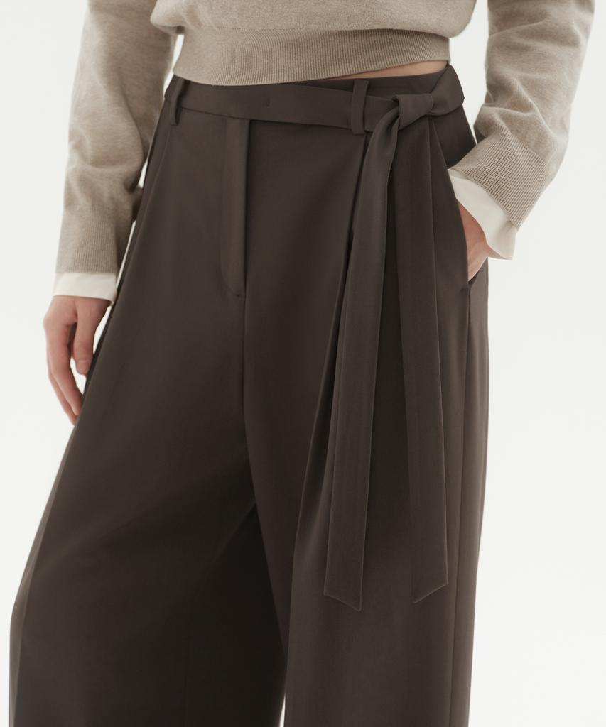 MUSINSA STANDARD WOMAN Women'S Waist Strap Deep Tuck Wide Slacks [Khaki Brown]