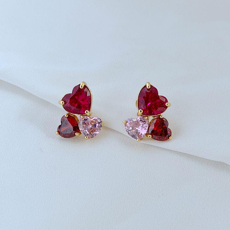 Красочные серьги-пусеты в форме сердца с цирконами