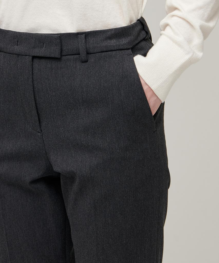 MUSINSA STANDARD WOMAN Women'S Heavyweight Fleece-Lined Slim Straight Hidden Elastic Waist Slacks [Charcoal Gray]