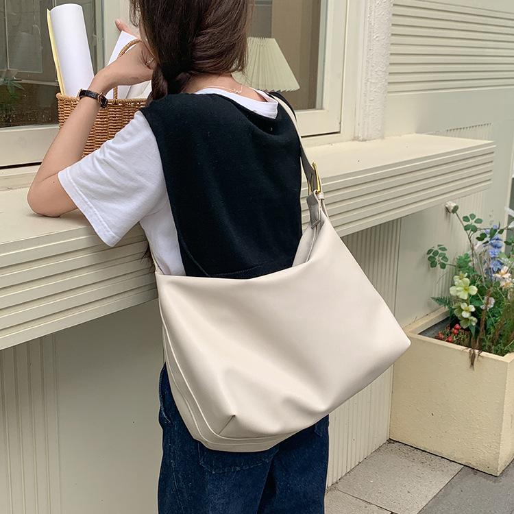 Versatile Bag Soft Collapse Simple Wind Shoulder Bag Large Bag Women'S Large Capacity Messenger Bag