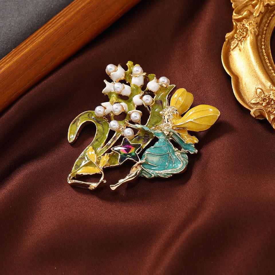 Dámska móda Brošne s dúhovým kvetom Butterfly Pre ženy Luxusné žlté zlato Farba Smaltovaná Zliatina Rastlinná Brošňa Zvieratá Zapínacie špendlíky