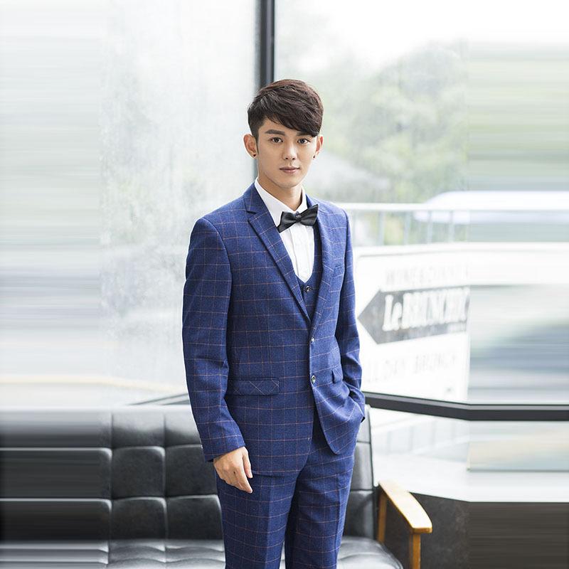 

Мужской приталенный клетчатый костюм-тройка - в корейском стиле для свадеб и официальных мероприятий L