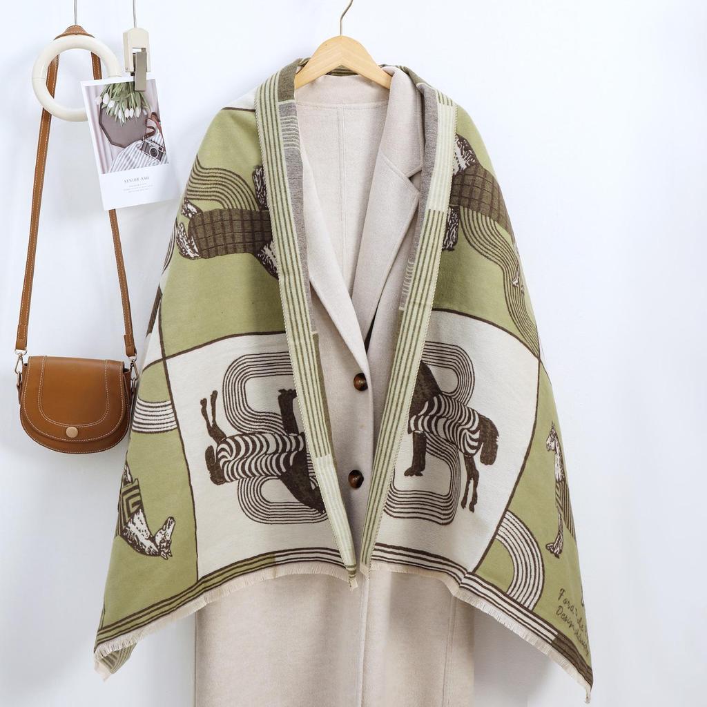 Doppelseitiger Damen-Winter-Snood mit Tuschemalerei: Imitationskaschmirschal für klimatisierte Räume.