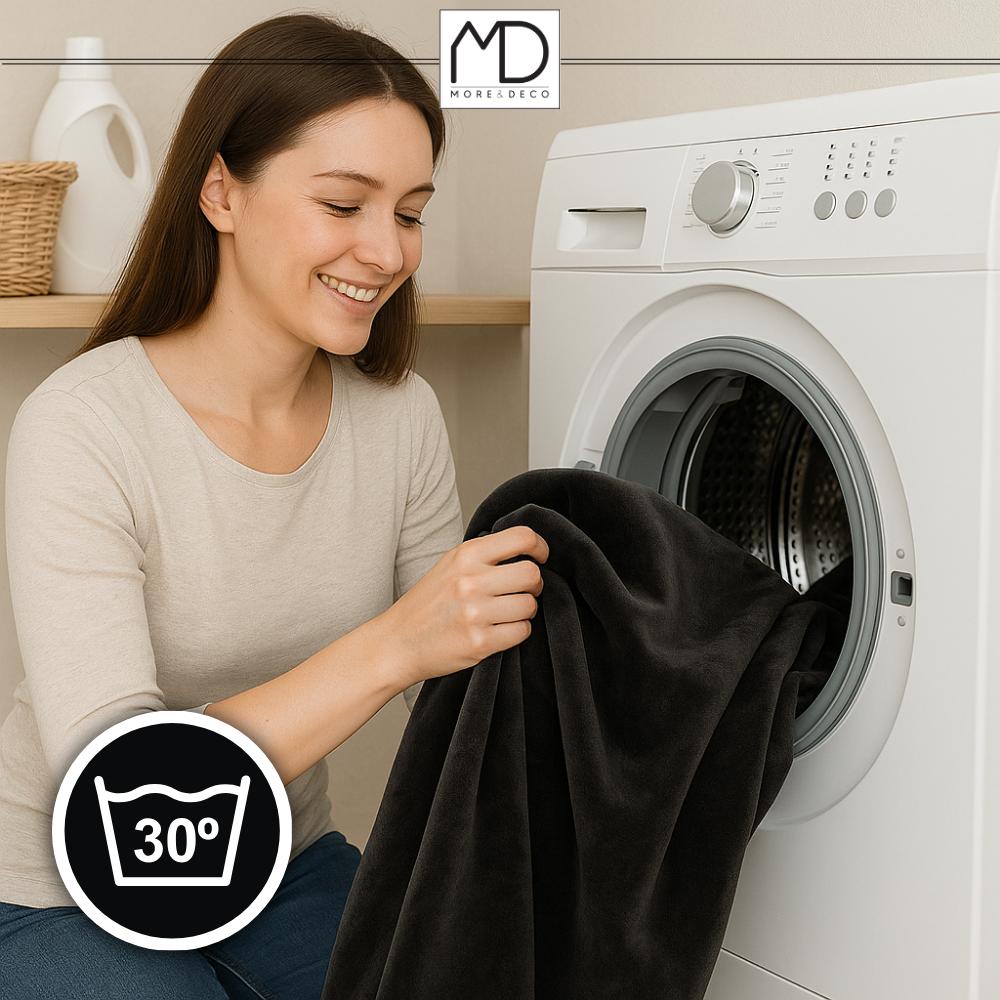 Velvet curtain with eyelets - black