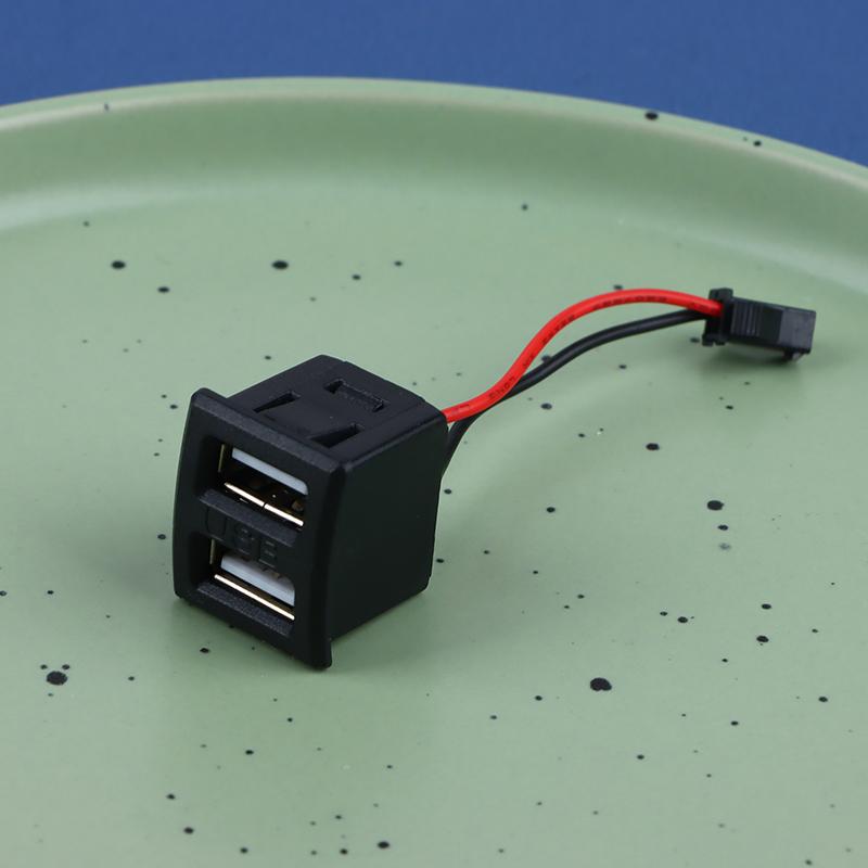 1Pc USB-Buchse Typ-C Schwarz Doppelschicht-Buchse USB-A-Buchse Lampenladebuchse Steckdose mit Kabelanschluss