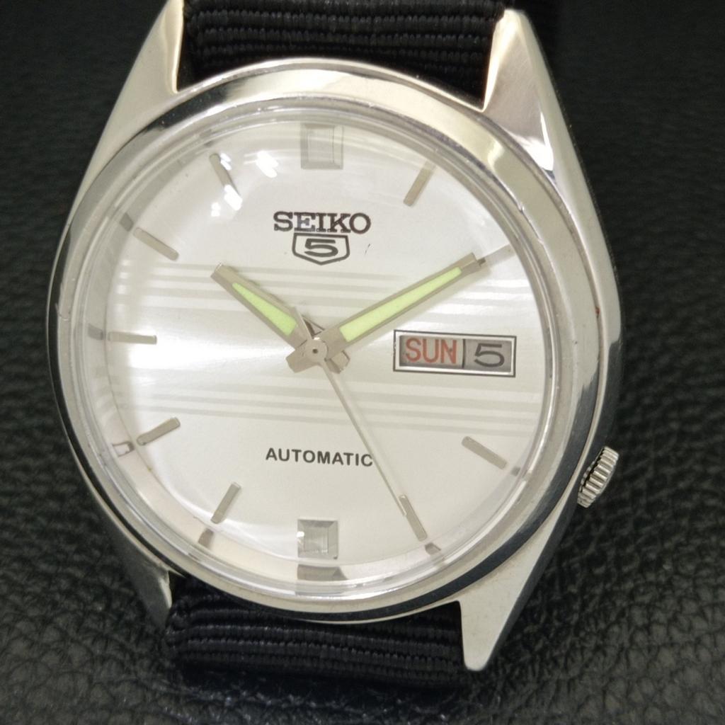 VINTAGE SEIKO 5 AUTOMATIC 7009A JAPAN MENS SILVER COLOR DIAL WATCH a701260-5 R206a-a701260