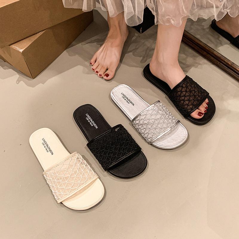 Cool Slippers Women's Outer Wear Breathable New Model 2025 Fashion Beach Versatile Niche Hollow Summer One-word Drag Flat Bottom