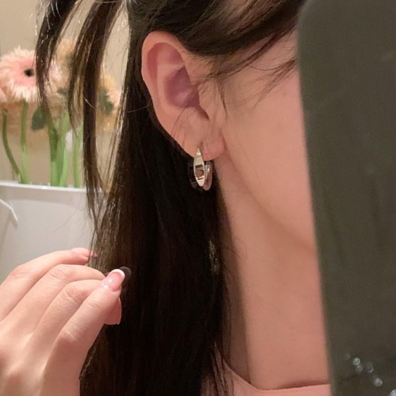 2024 Minimalist Ear Cuff Earrings: High-End Niche Design for Women