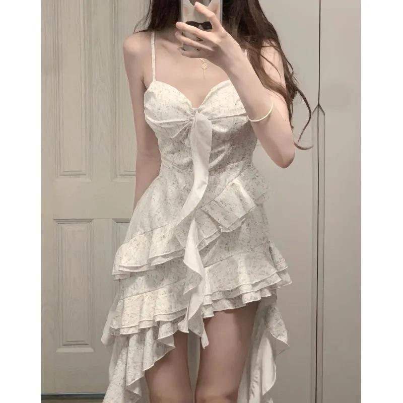 Unregelmäßiges Rüschen-Spaghetti-Träger-Kleid mit Polstern, Unsichtbarem Reißverschluss und Futter - Perfekt für Sommer-Strandurlaube