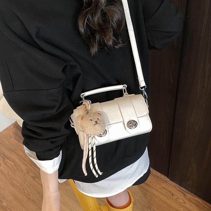 Fashion Versatile Handbag Women's New Casual Commuter Shoulder Messenger Bag