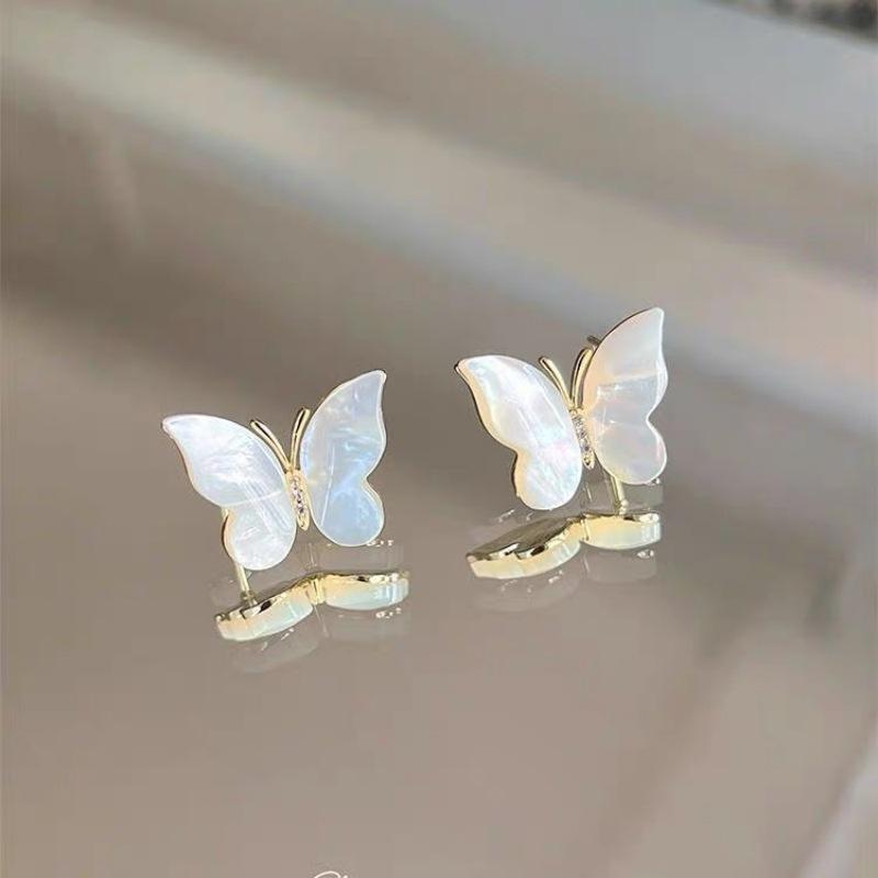 Wind fashion versatile stud earrings women's hot-selling high-end temperament trendy earrings street stall night market explosion
