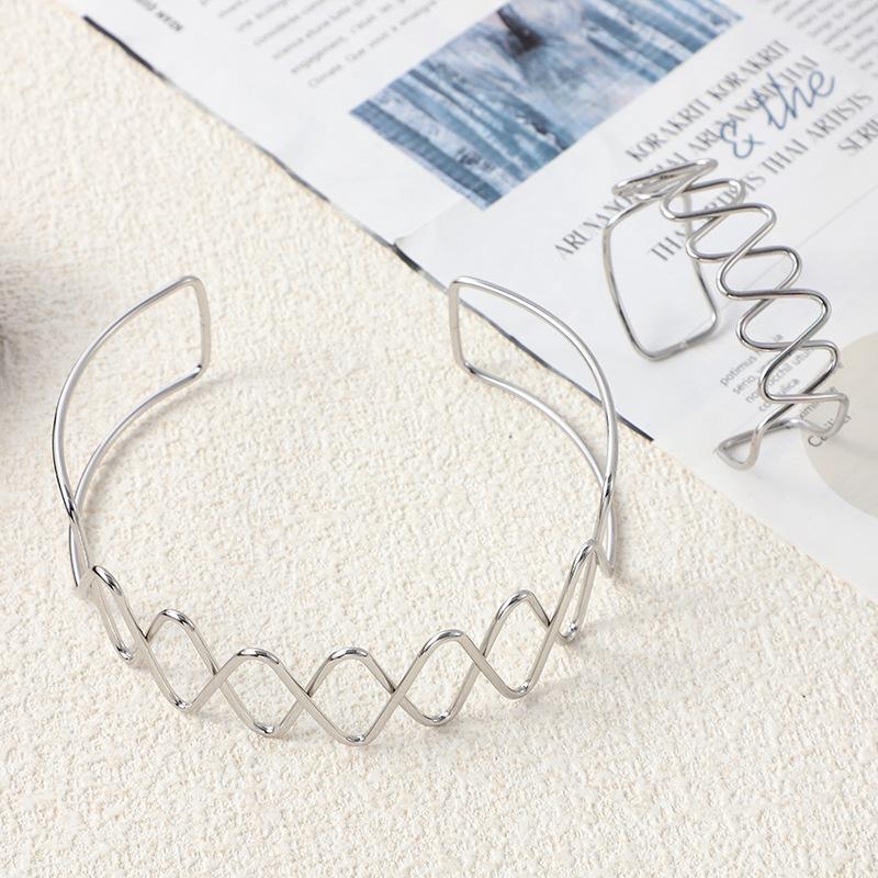 Wind Collar Bracelet, High-End Sense Exaggerated Geometric Hollow Wave Neck Ring Bracelet, Creative Arm Ring Necklace
