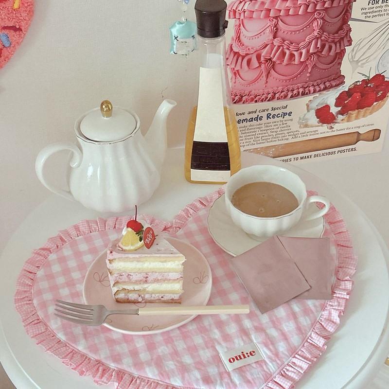 Placemats Dining Table Korean Plaid Red Blue Heart-Shaped Placemat Water Cup Mat Cute Pleated Lace Mat Fabric Coaster Dining Mat