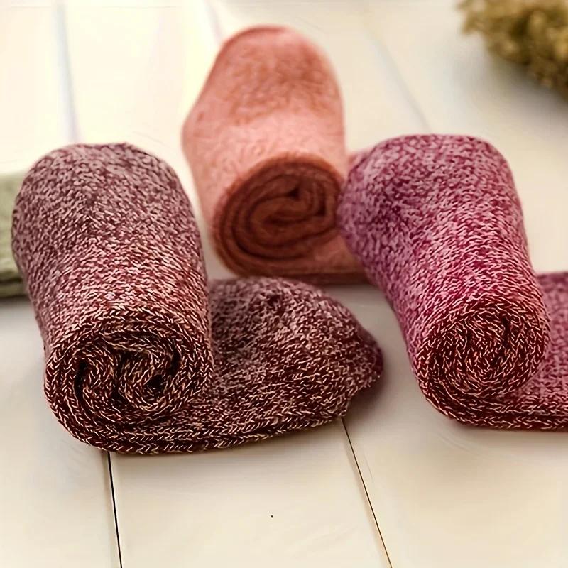5 Pairs of Women's Socks, Mid Length Warm and Ethnic Style Thick, Suitable for Autumn and Winter
