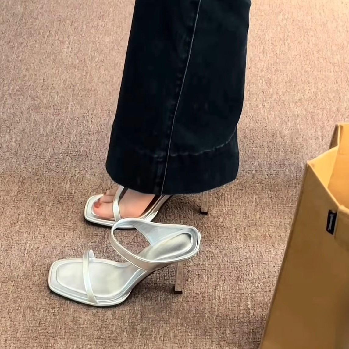 

Internet celebrity sexy fashion high heel sandals women wear black square toe word with stiletto sandals 39 срібний