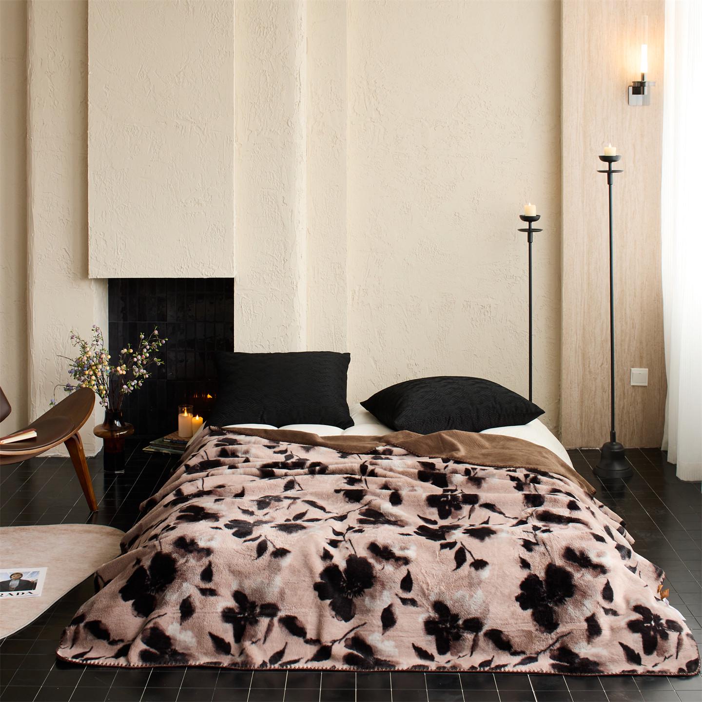 

Premium Melaleuca Rabbit Fur Fleece Blanket - Thick, Plush, and Cozy Flannel Series 200x230 cm