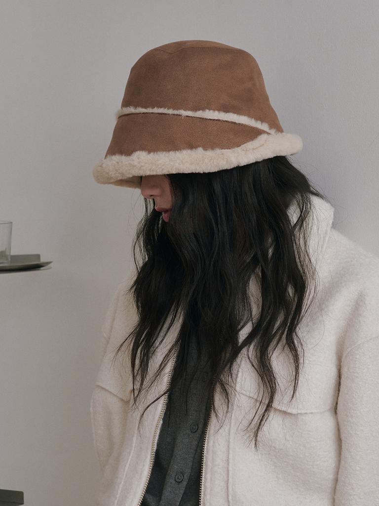 Olinkeompeulliteu Moon Suede Bonnet Hat (Brown)