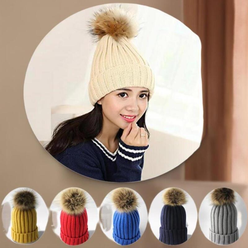 10 Women's Pom-Pom Knit Beanies for Everyday Use