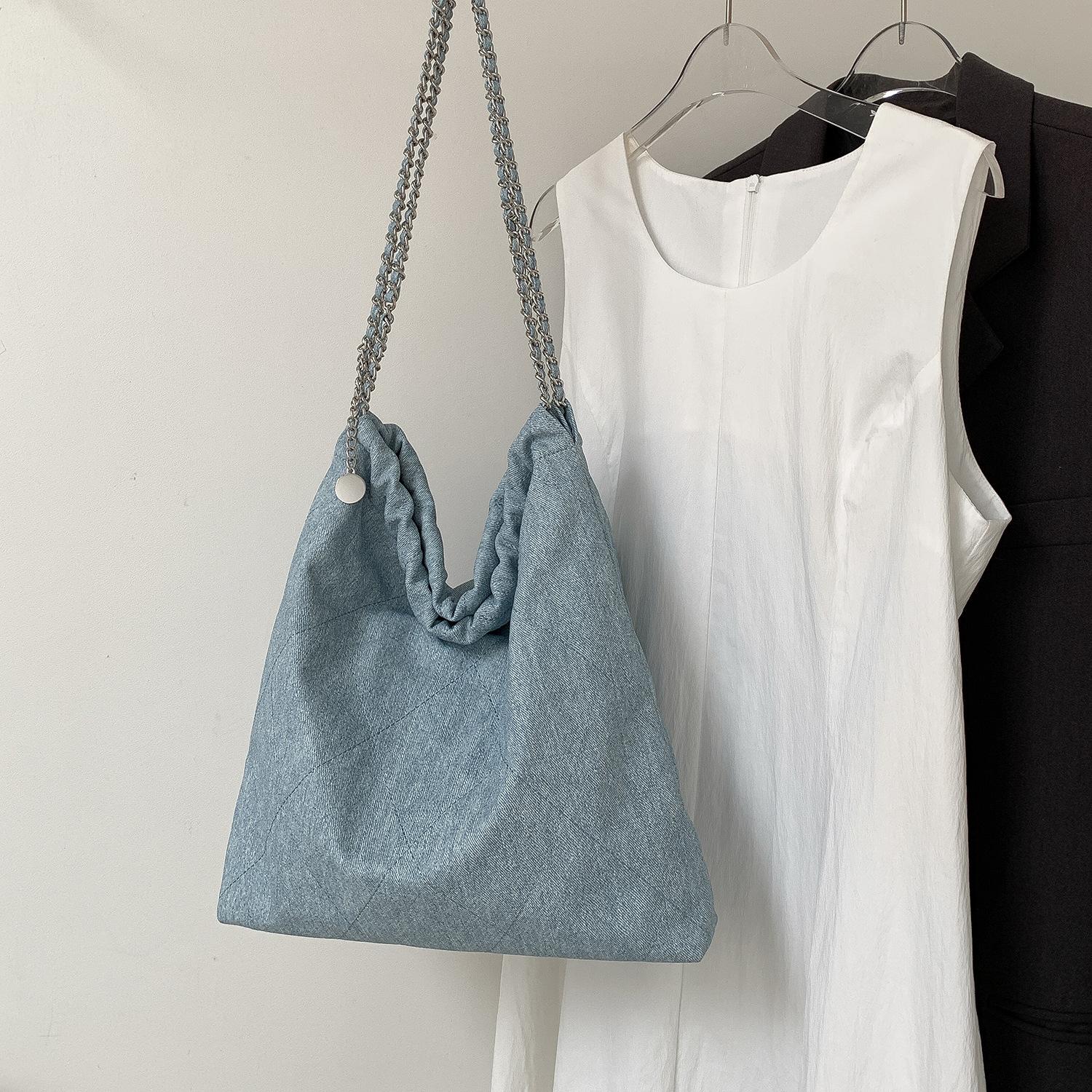 Korean Women s Diamond Grid Chain Tote Bag with Large Capacity, New Commuting Style, Casual Washed Single Shoulder Denim Bag