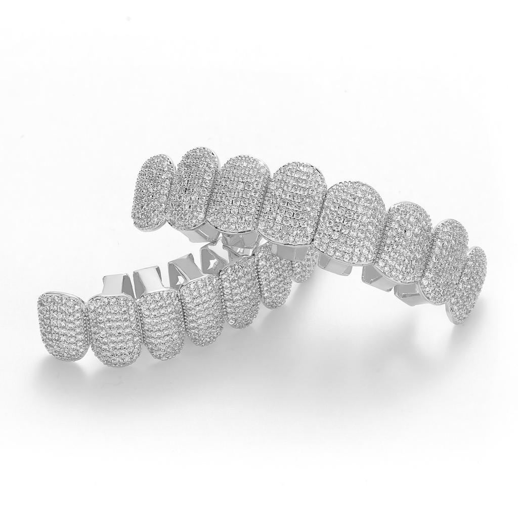 Grillz Denti in Zirconia Iced Out Micro Pavé Zirconia Cubica Superiore e Inferiore Due Denti Grillz Superiore per Uomo Gioielli Rapper
