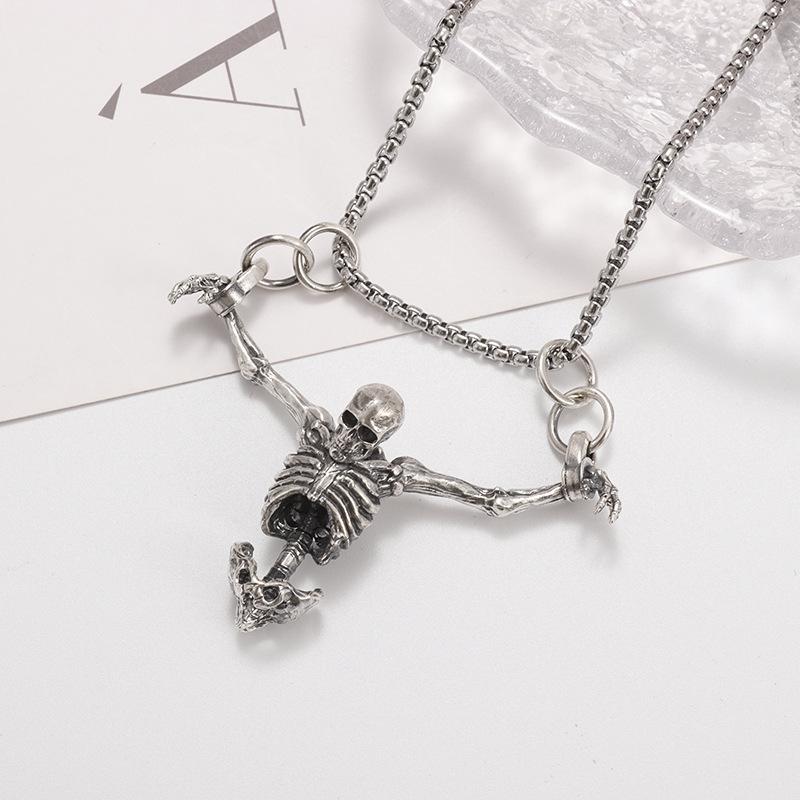 Eco-Friendly European & American Halloween Punk Skull Necklace - Retro Fashion Jewelry
