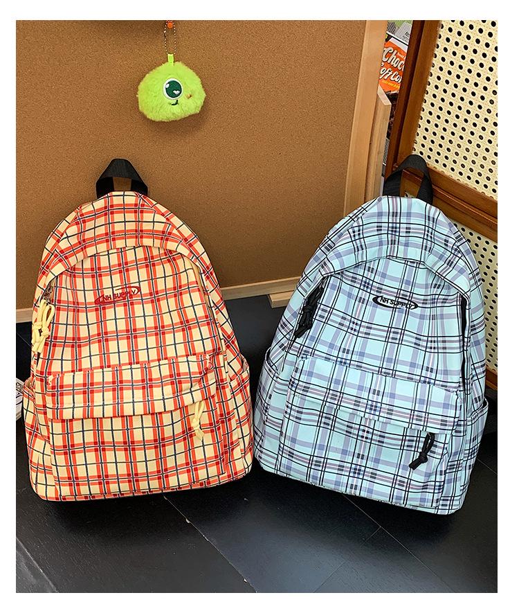 Stylish Plaid Backpack for Female College Students - Lightweight and Trendy for School and Travel