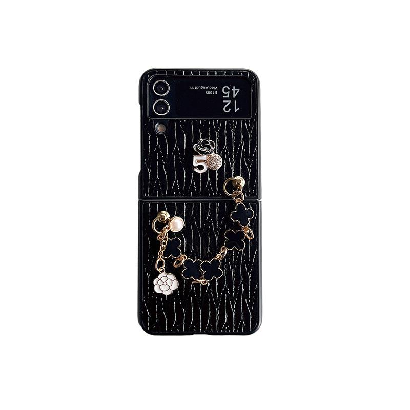 For Samsung Zflip5 Flip Metal Four-leaf Clover Flower Hand Chain for Folding Screen Findn2Flip Hard Shell