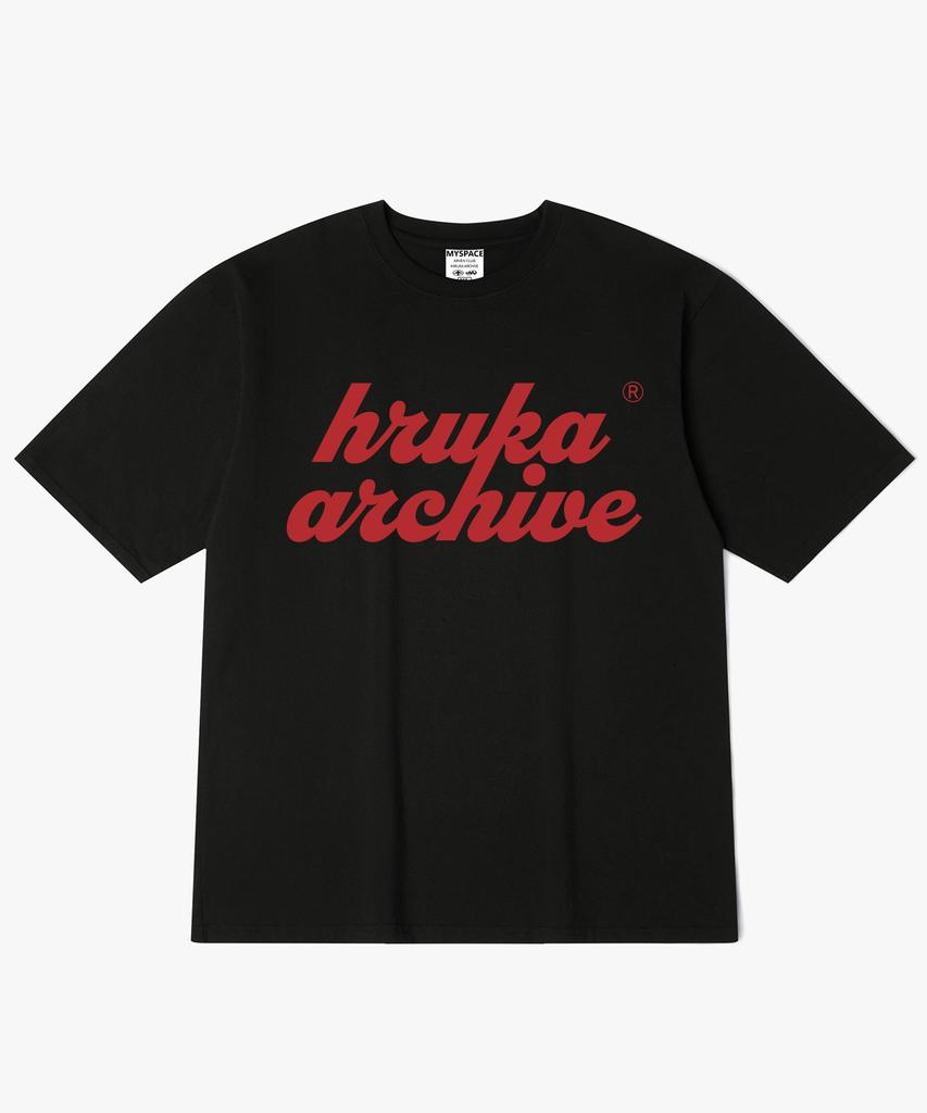 Hilukaakaibeu Overlap Red Logo Short Sleeve T-Shirt