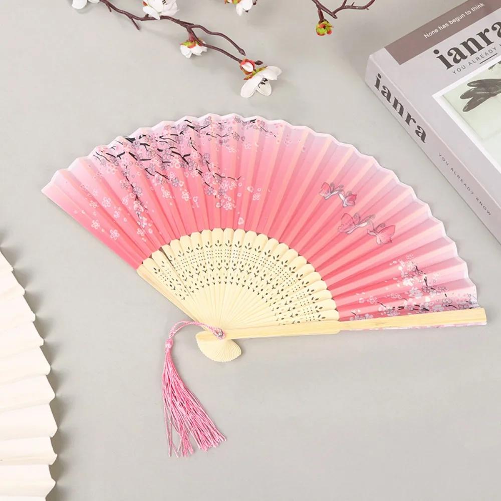 Japonský skládací ventilátor Starověký čínský Starověký styl Dlouhá rukojeť Hedvábný ventilátor Řemeslný dárek Lady Dance Fan