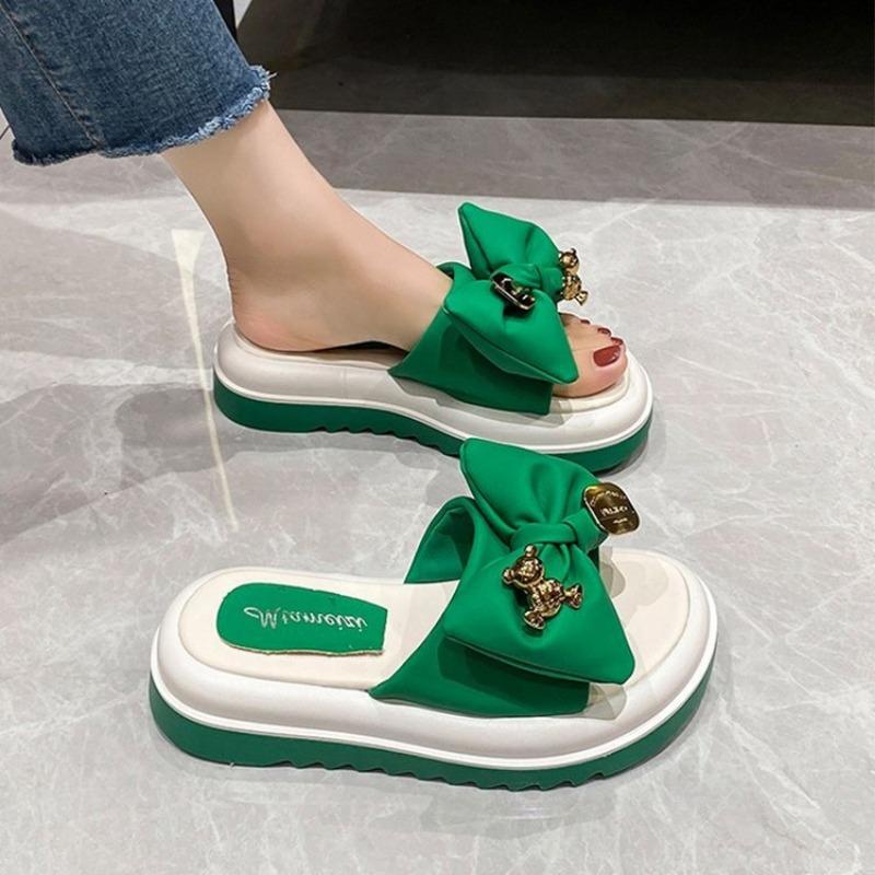 Fashion New Women Chunky Rhinestone Butterfly Slippers Flip Flops Holiday Beach Women Sandals Indoor Outdoor Ladies Party Sandals Mujer